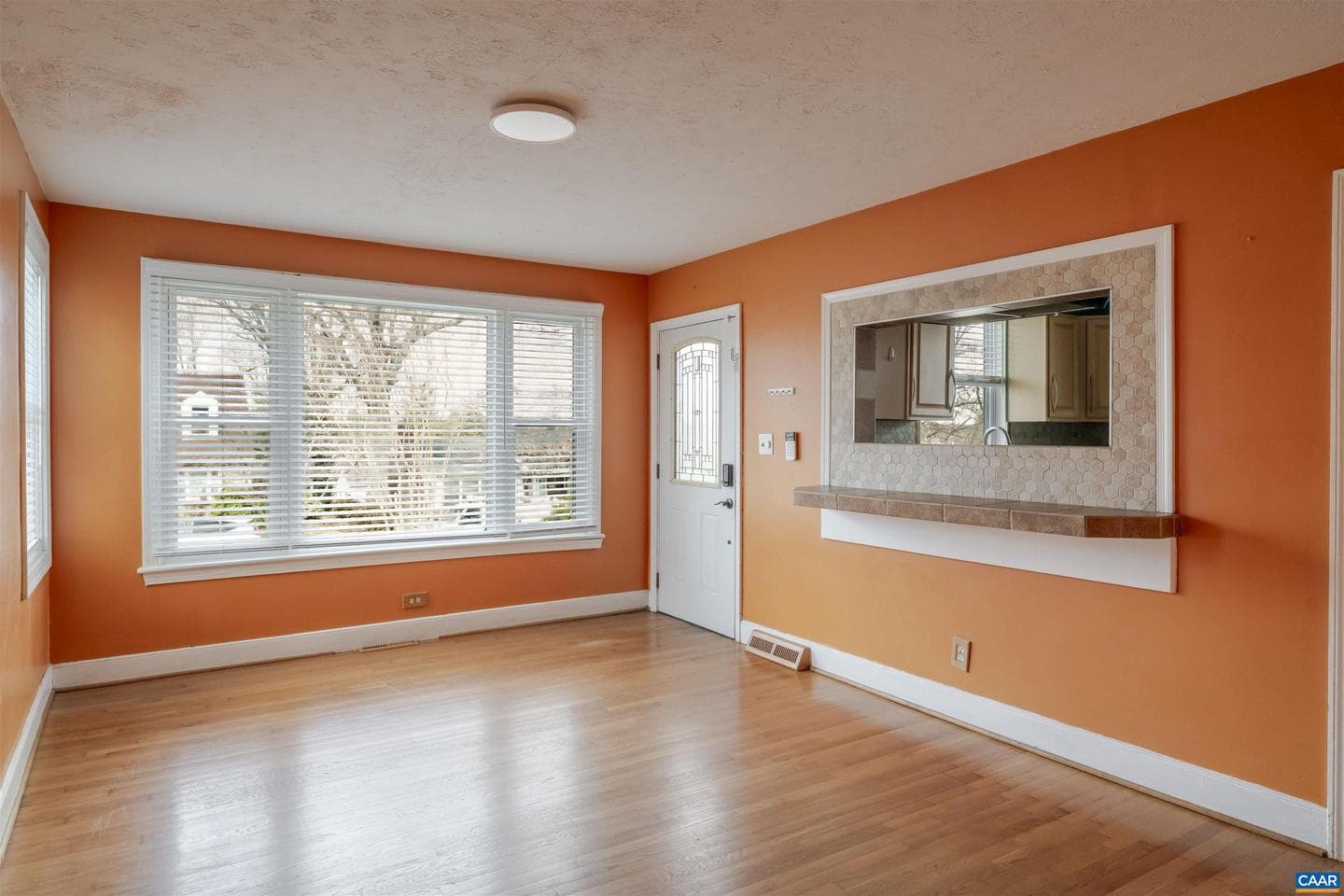 424 Oak Ave photo 3
