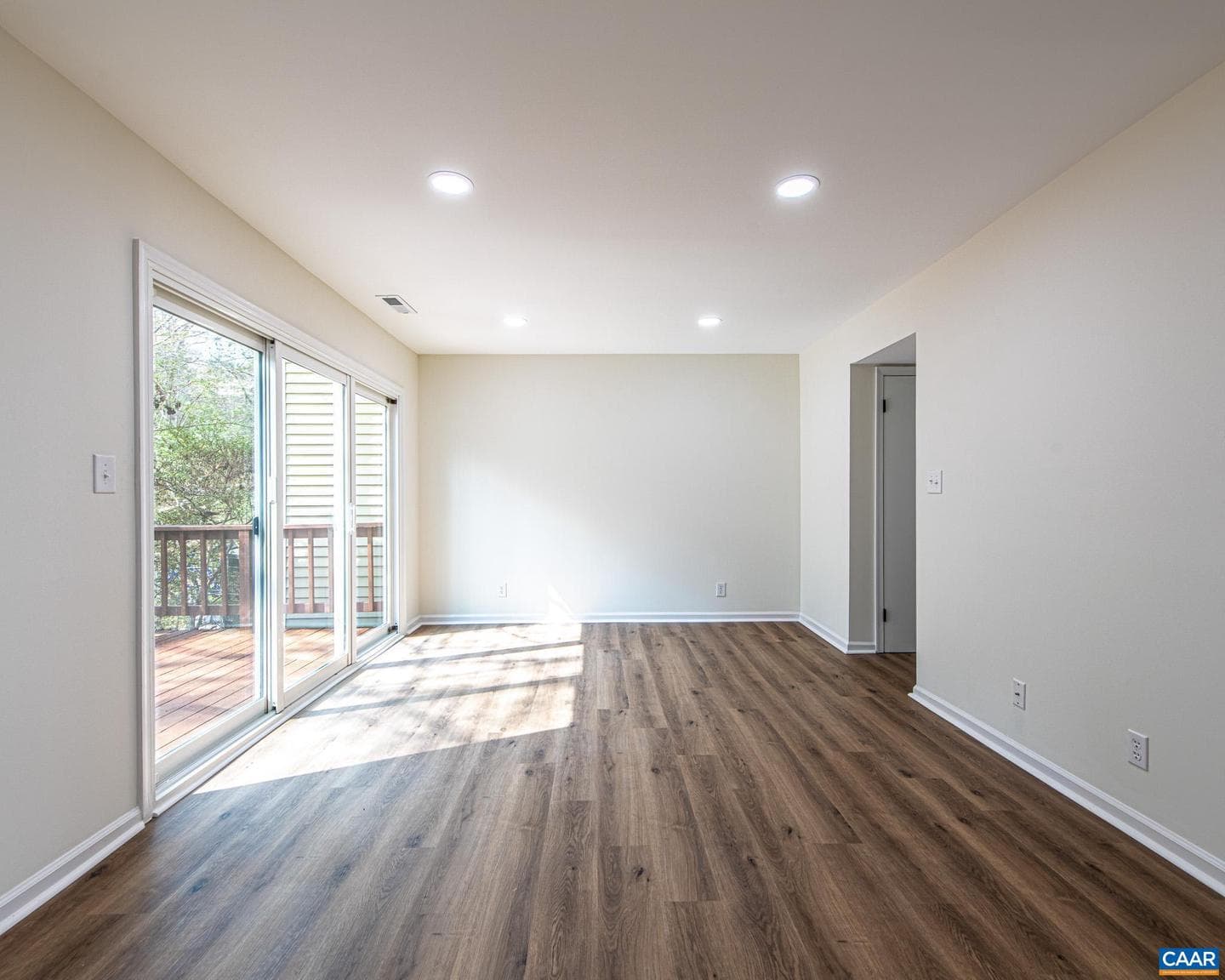 138 Scarborough Pl photo 15