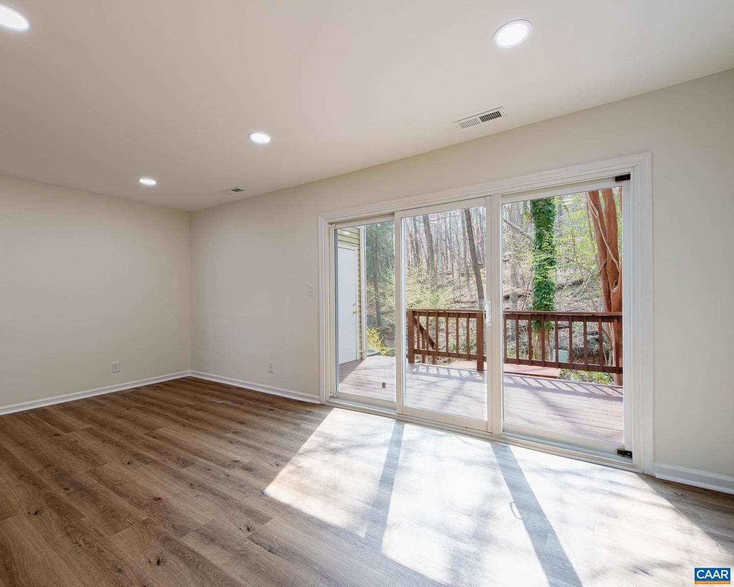 138 Scarborough Pl photo 17