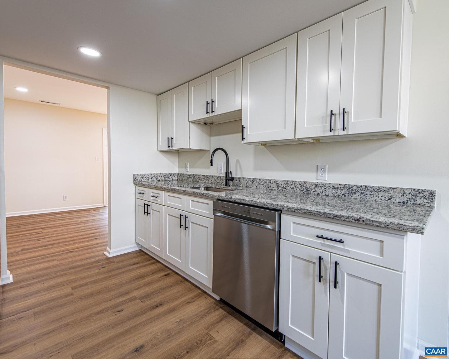 138 Scarborough Pl photo 3