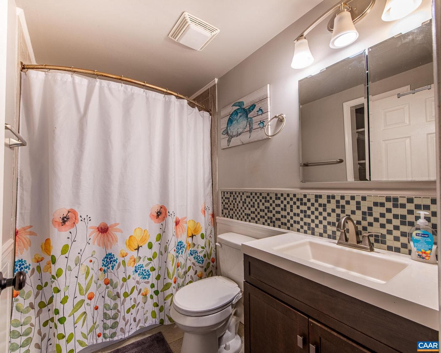 836 Toms Rd photo 9