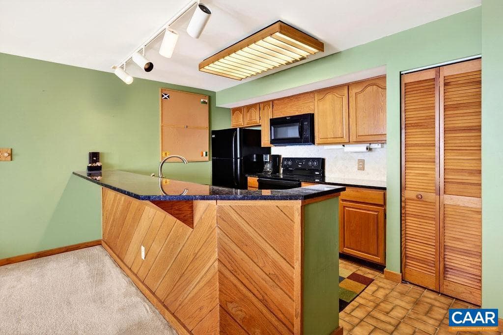 1551 Vistas Condos photo 4