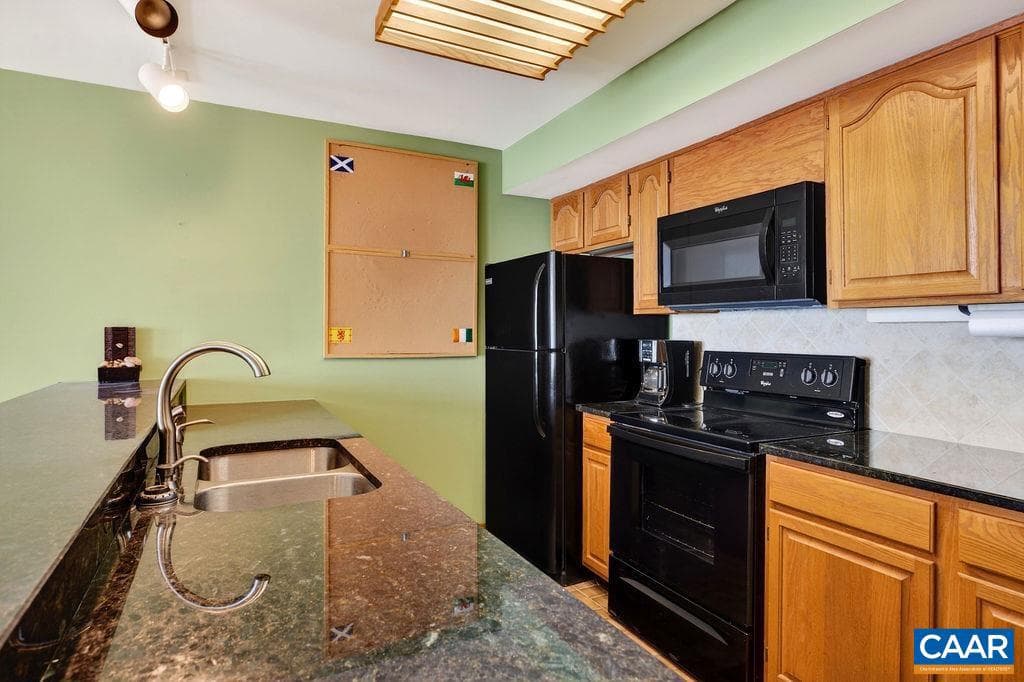 1551 Vistas Condos photo 5