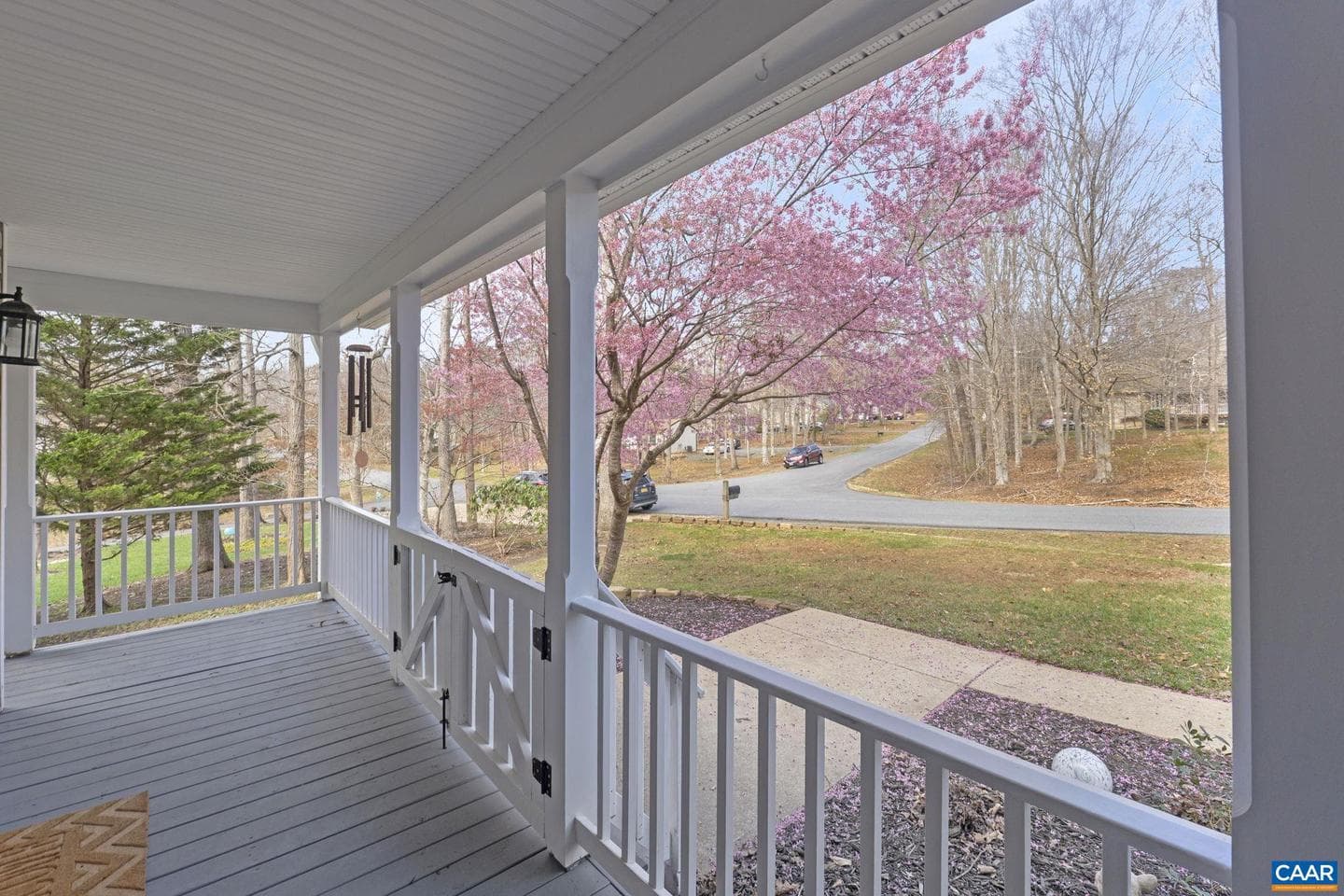103 Riverside Dr photo 4
