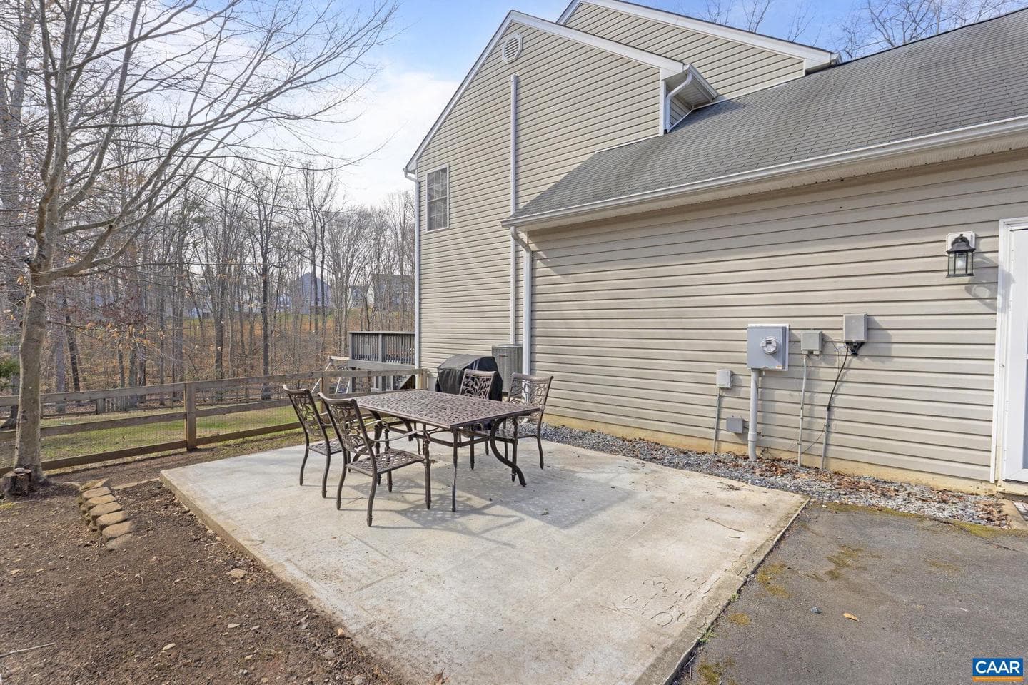 103 Riverside Dr photo 5