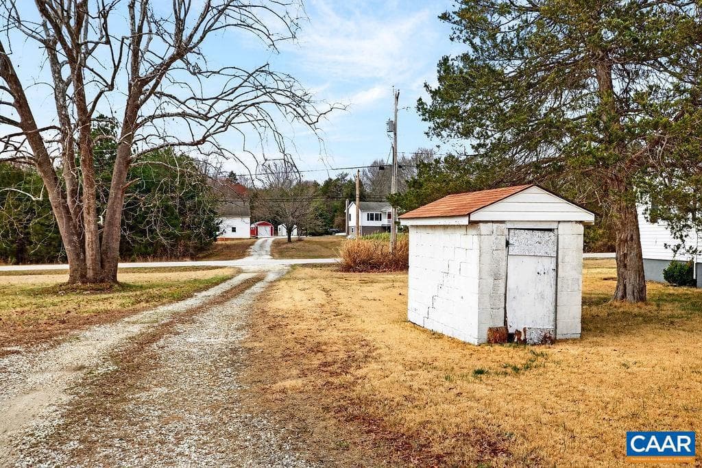 5694 Patrick Henry Hwy photo 45