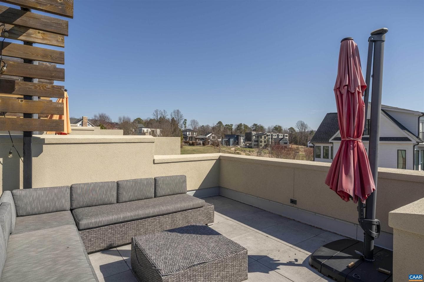 575 Lochlyn Hill Dr photo 40