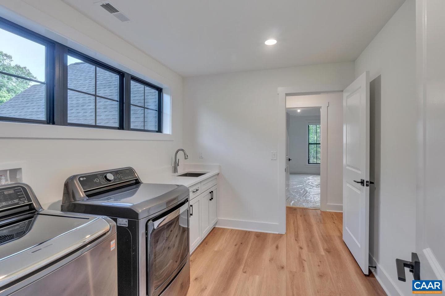 42 Borthwick St photo 22