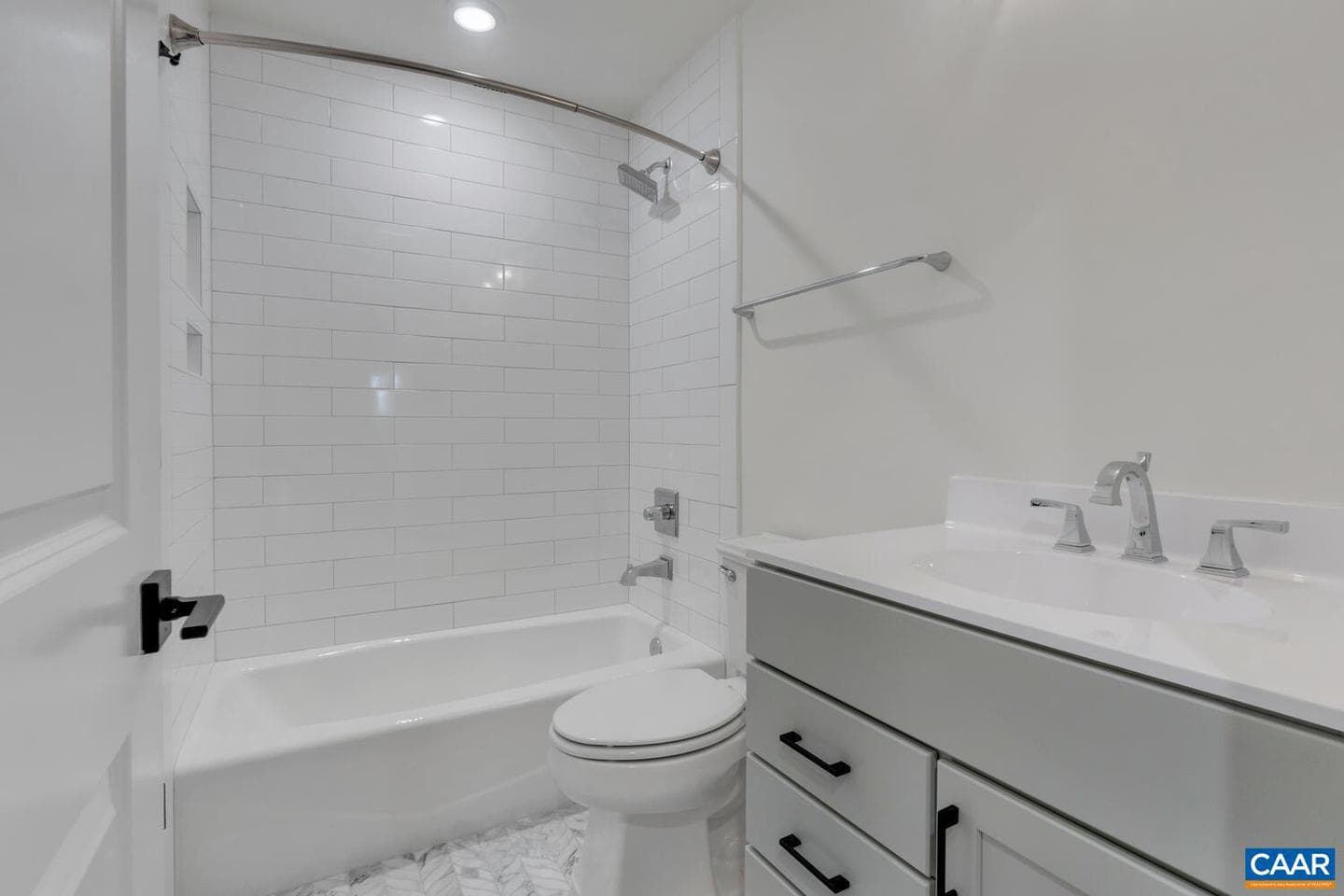 42 Borthwick St photo 24