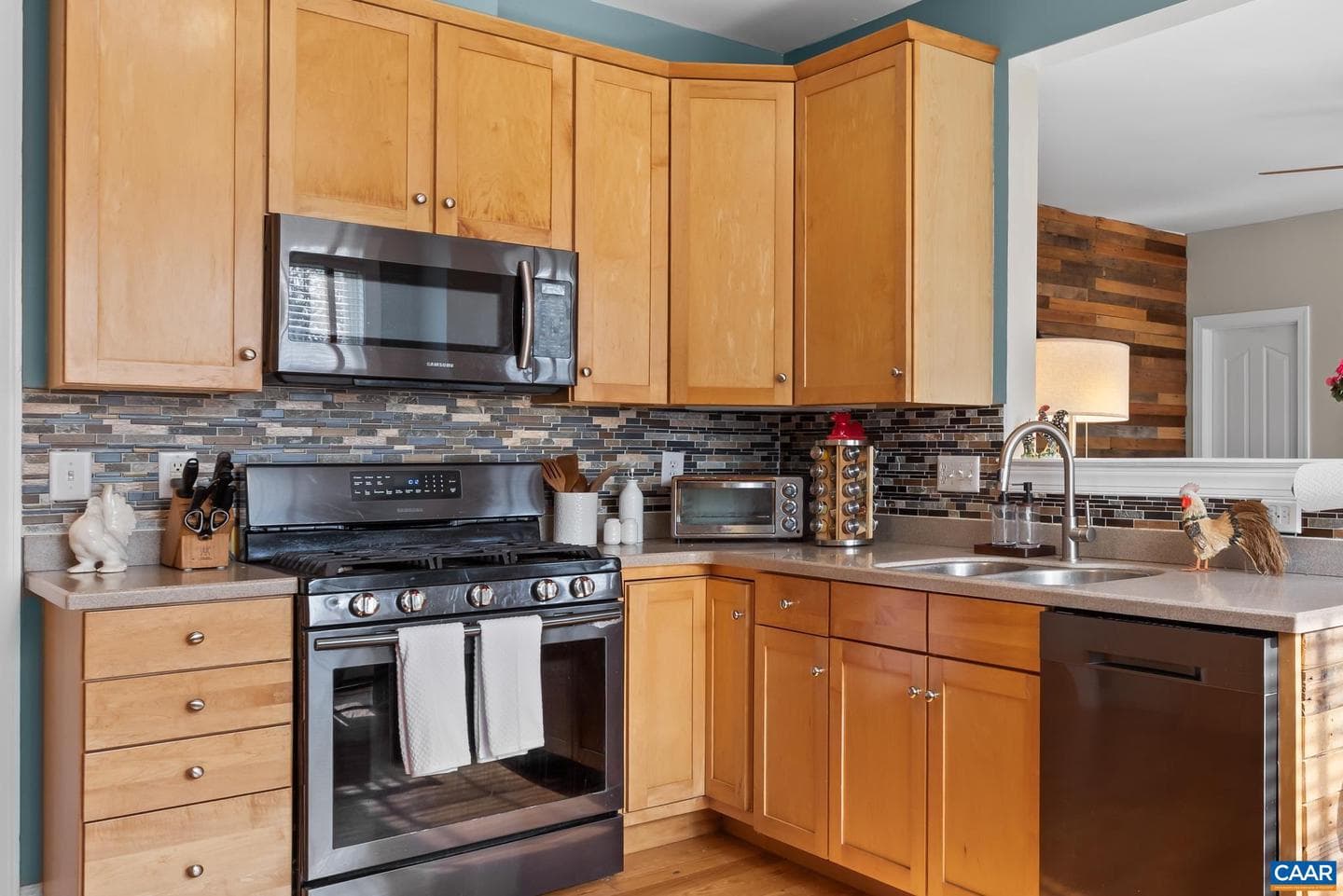 1862 Clay Dr photo 13