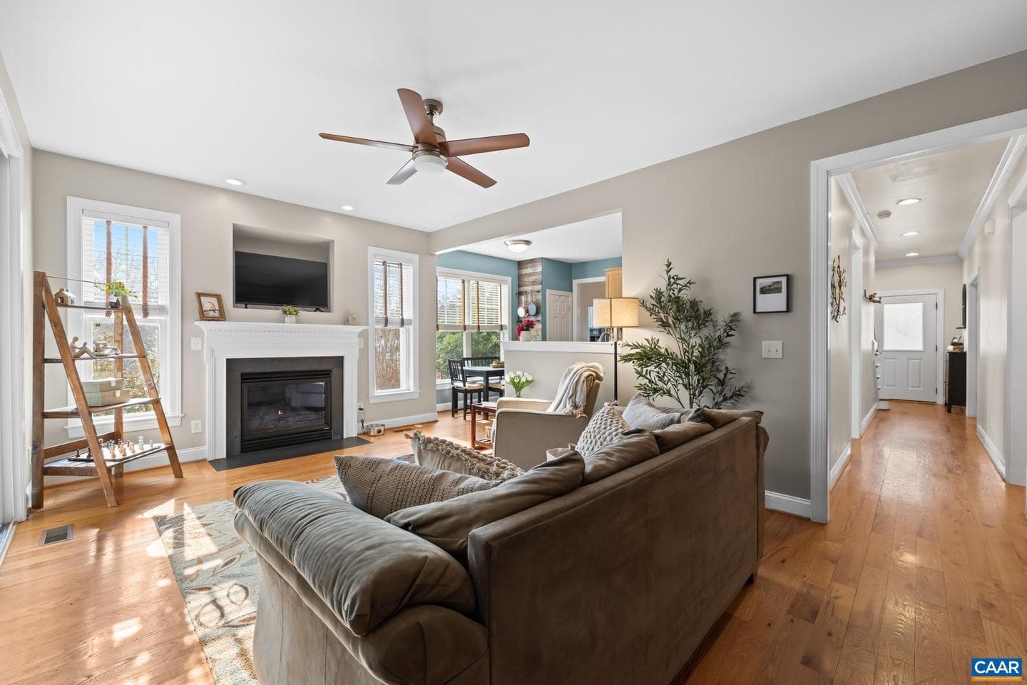 1862 Clay Dr photo 17