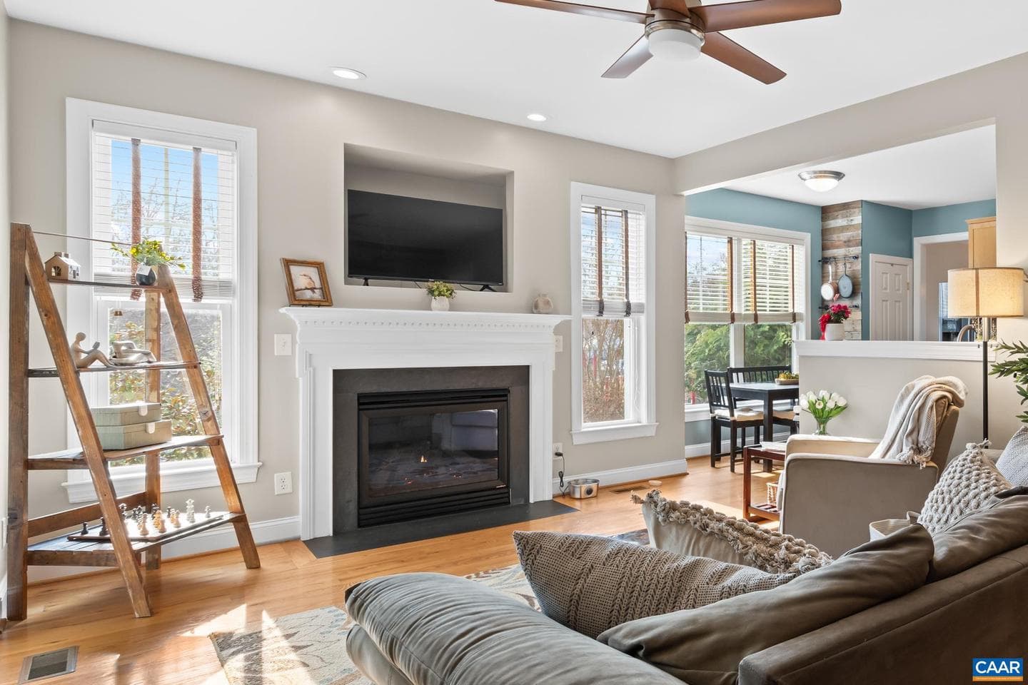 1862 Clay Dr photo 18