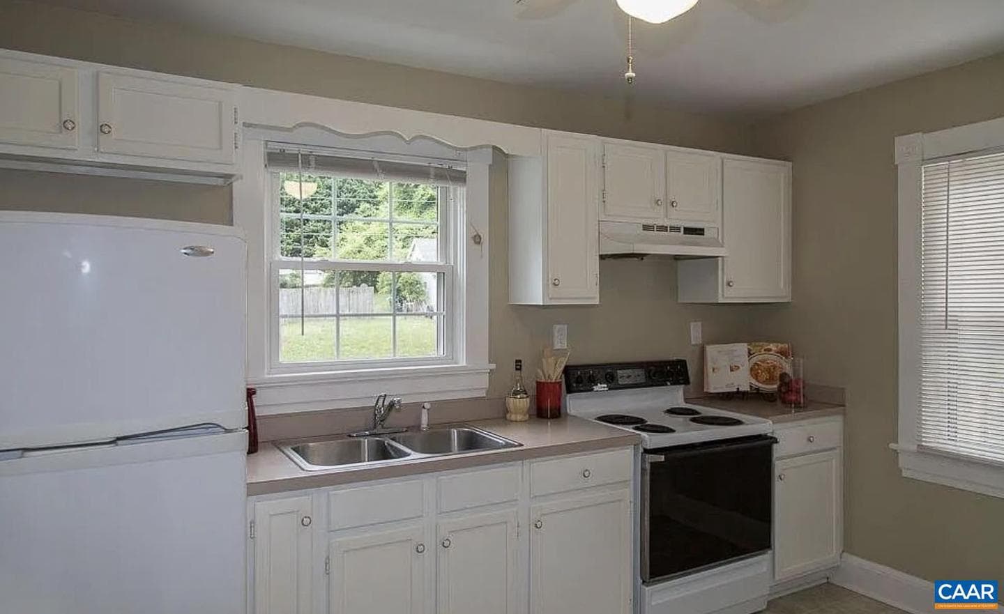 1419 Cherry Ave photo 9