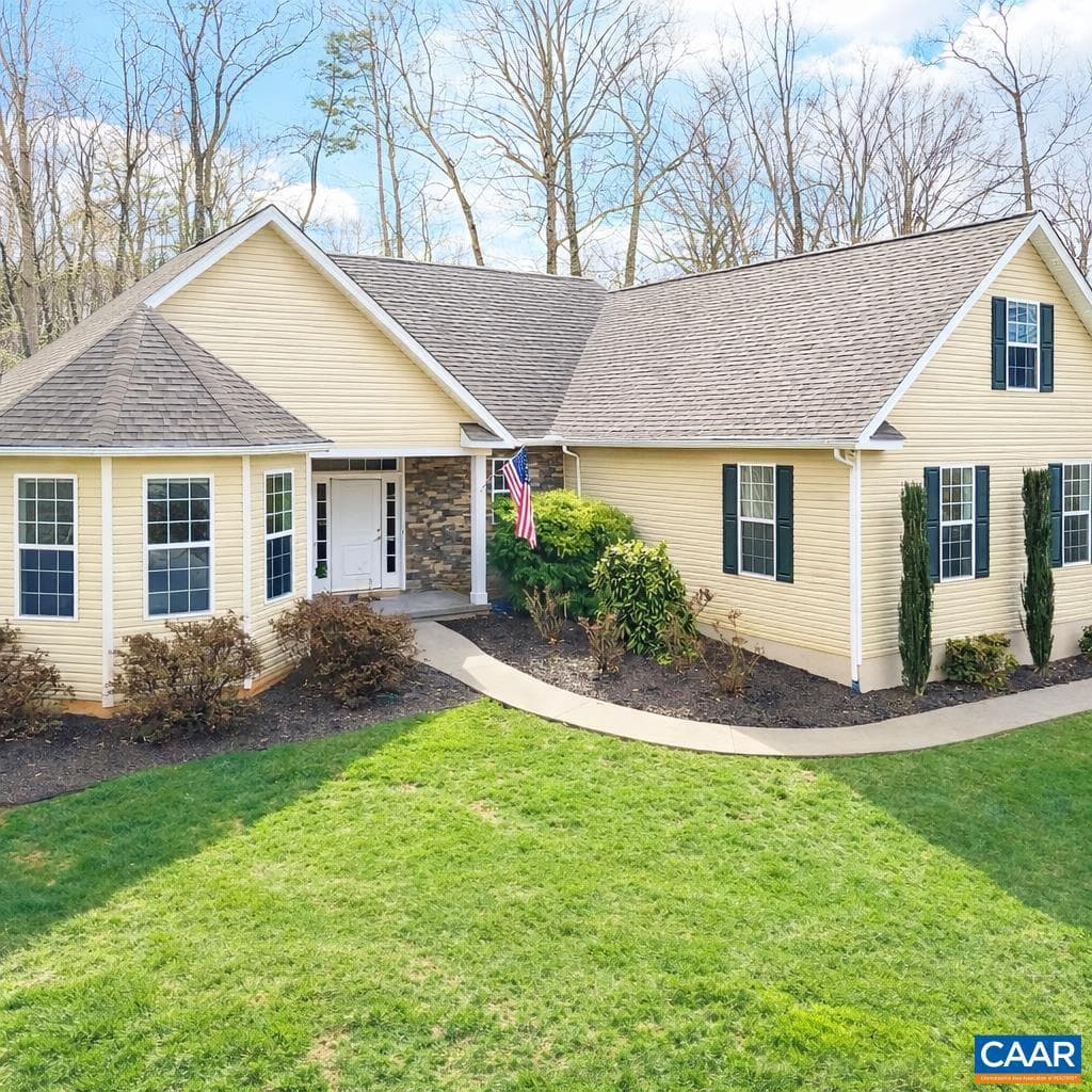 612 London Ct photo 4