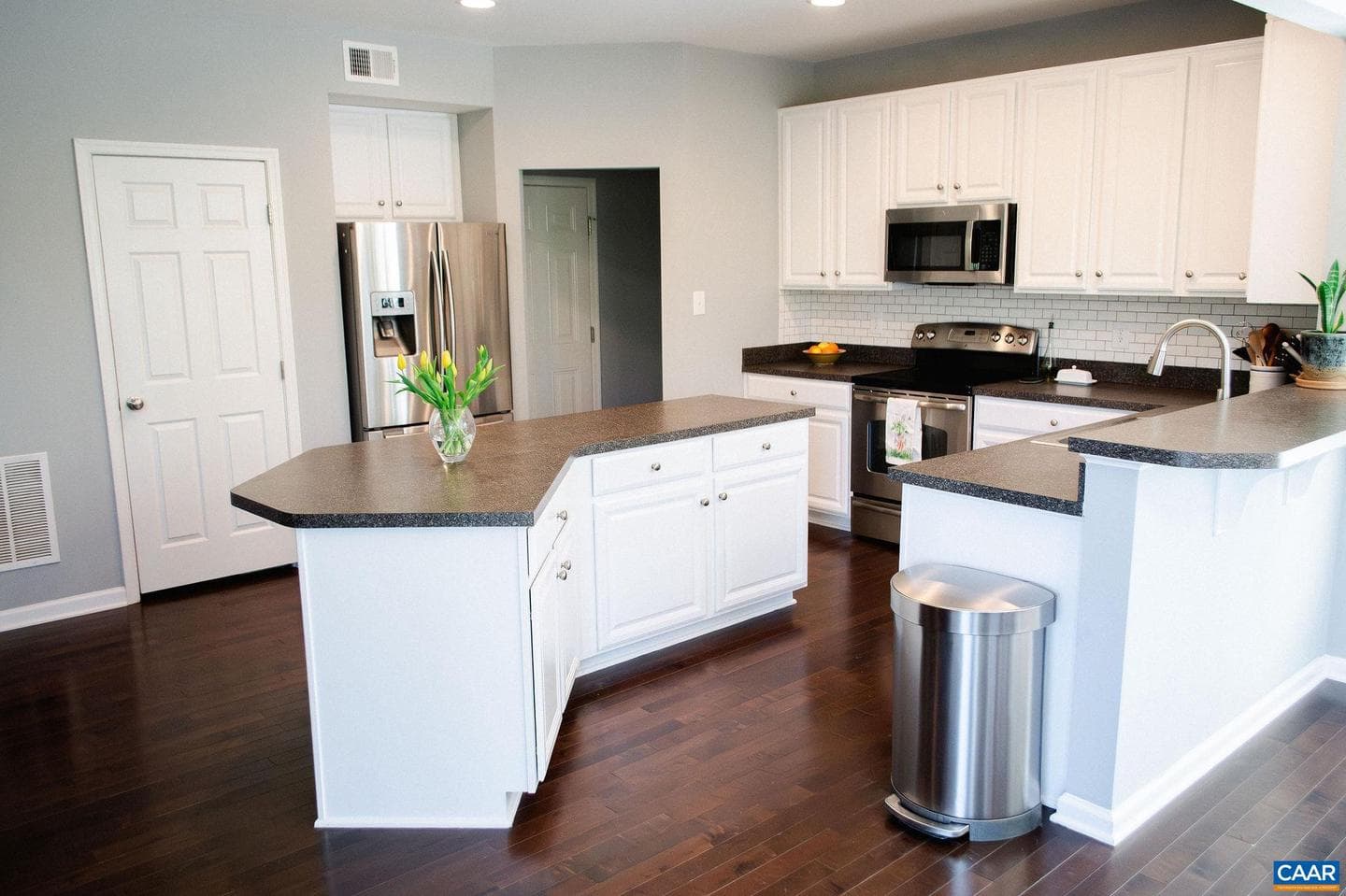 566 Justin Dr photo 15