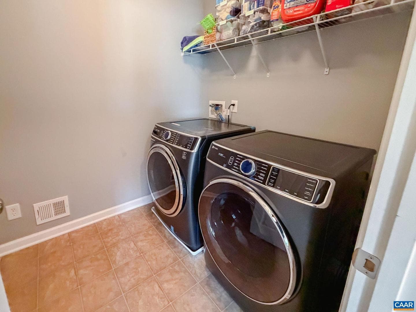 566 Justin Dr photo 38