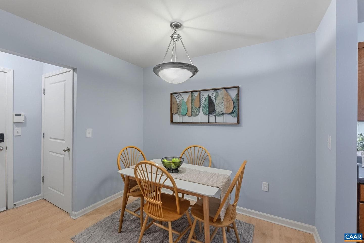 720 Walker Sq #1b photo 4
