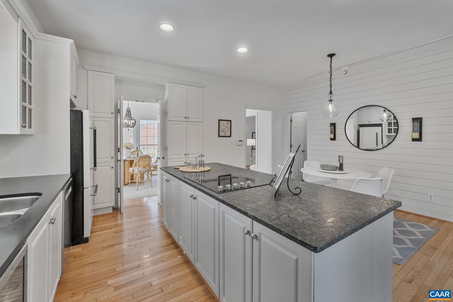 820 Fieldhaven Dr photo 8