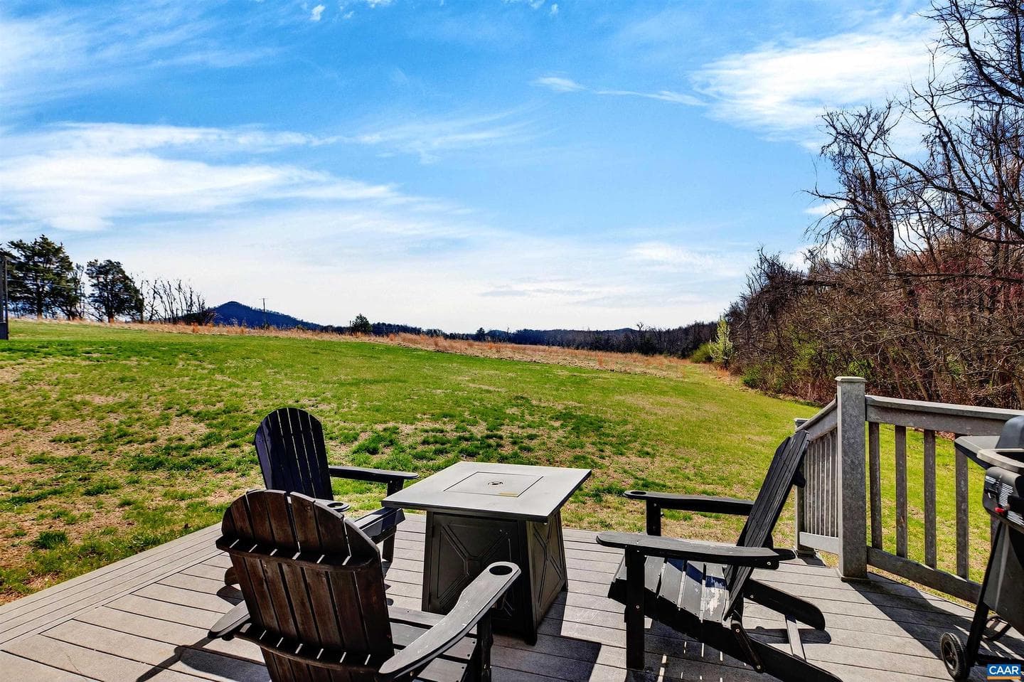 48 Meadow Ln photo 5