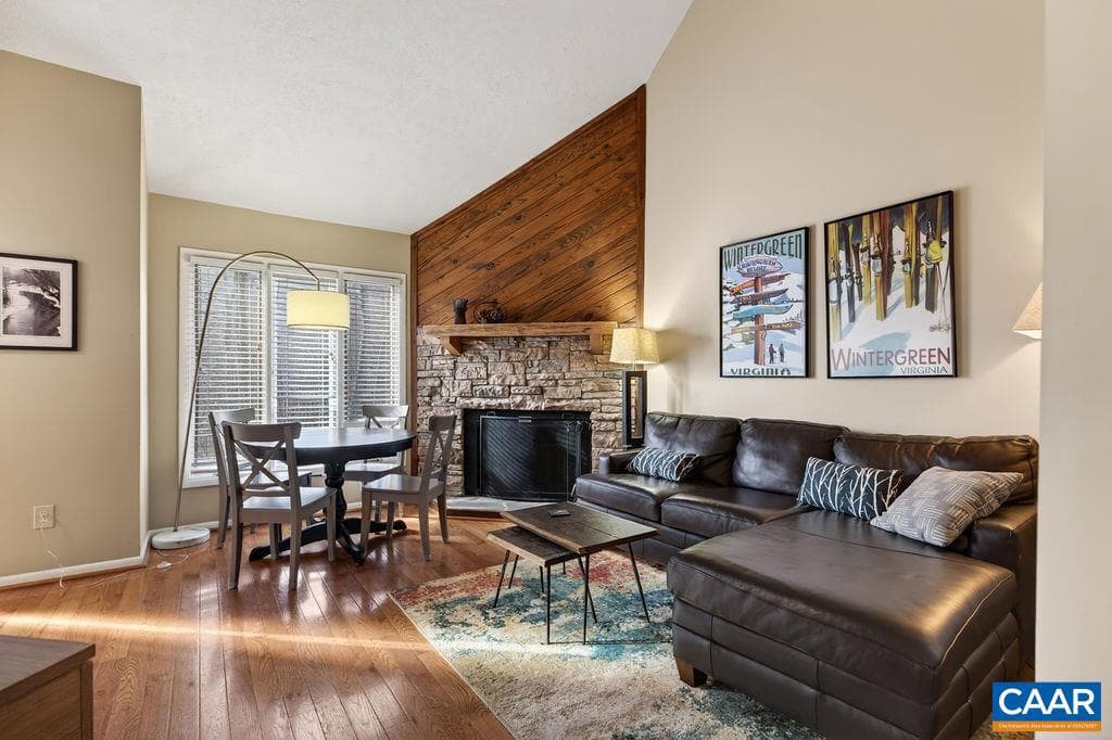 745 Laurelwood Condos #745 photo 3