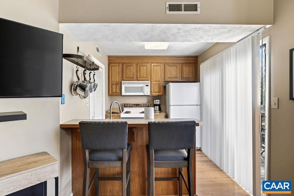 745 Laurelwood Condos #745 photo 4