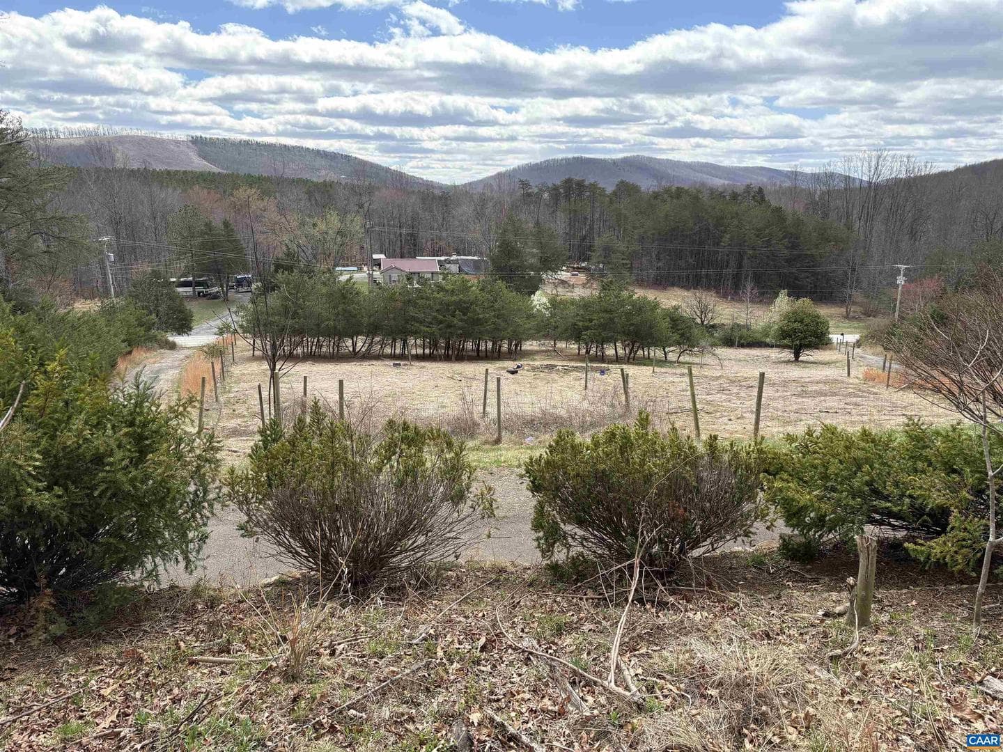 9450 James River Rd photo 2