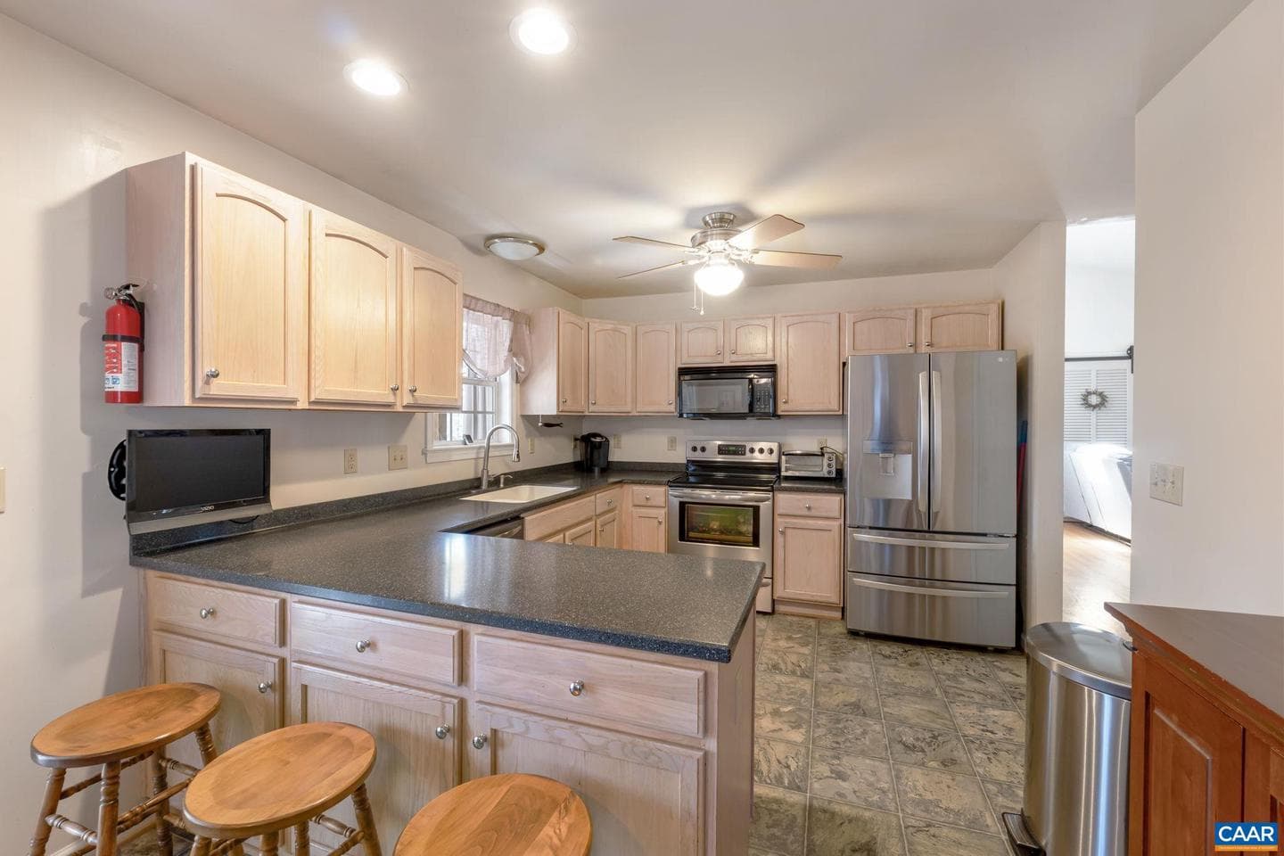37 West Lake Forest Dr photo 11