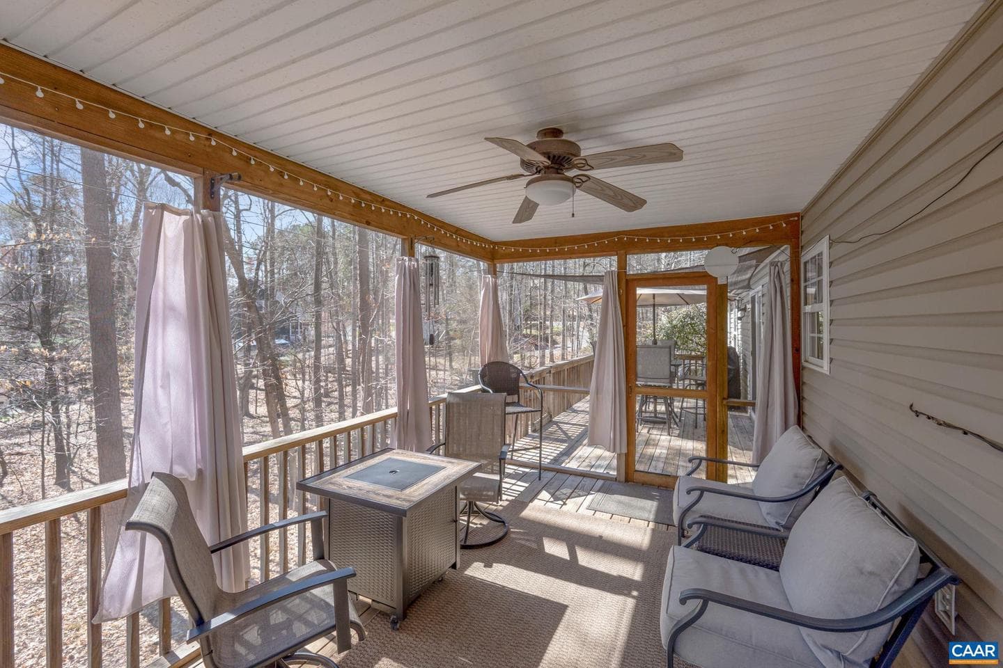 37 West Lake Forest Dr photo 3