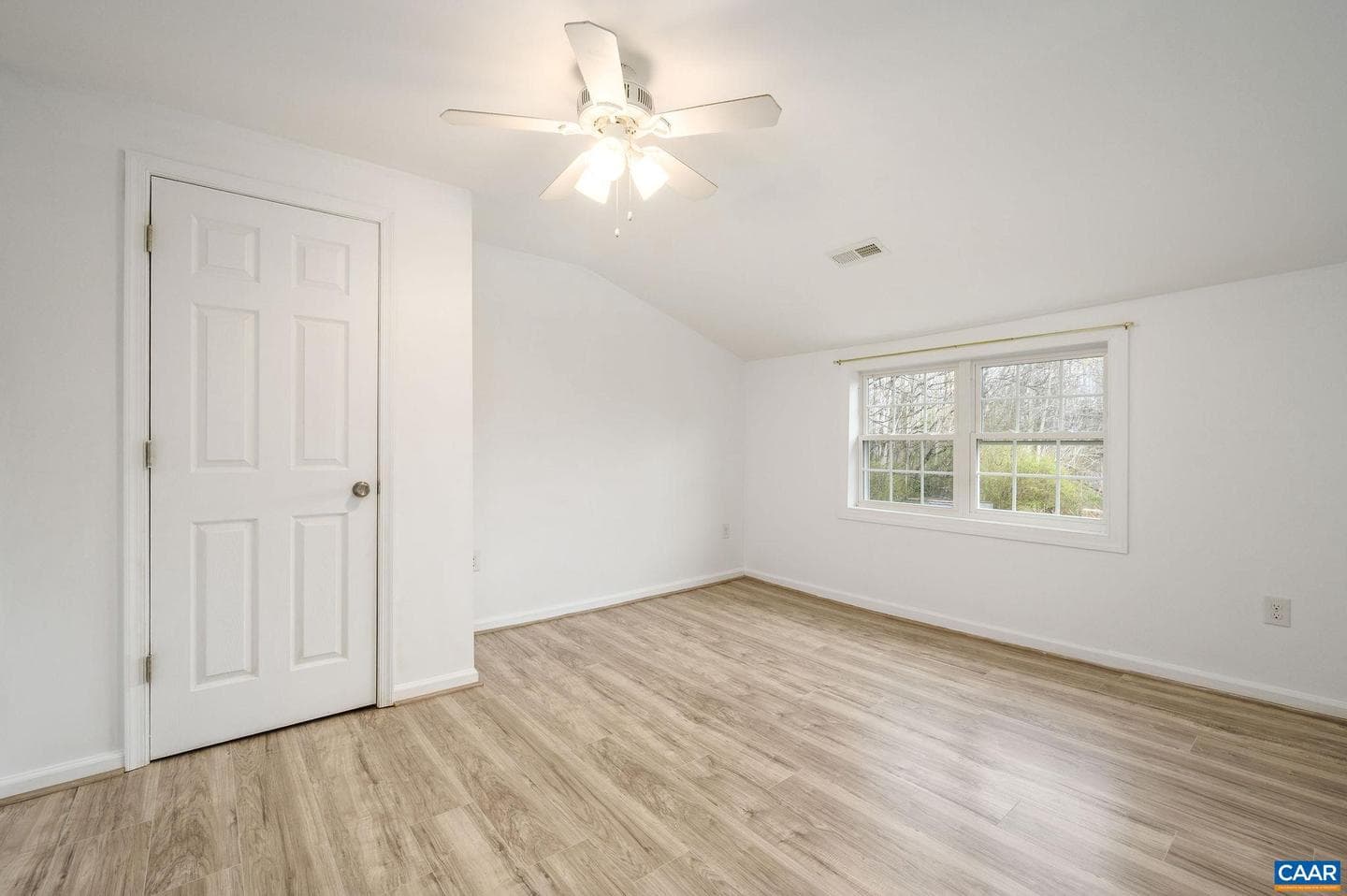 5029 Green Creek Rd photo 15