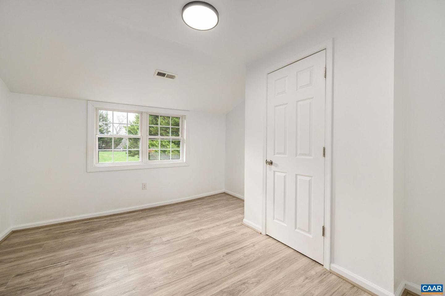 5029 Green Creek Rd photo 16