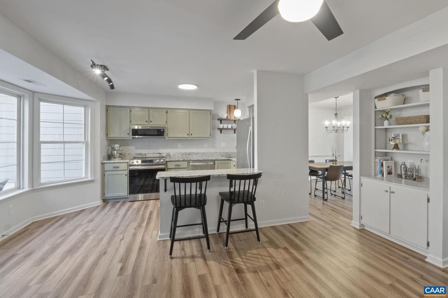 3278 Gateway Cir photo 10