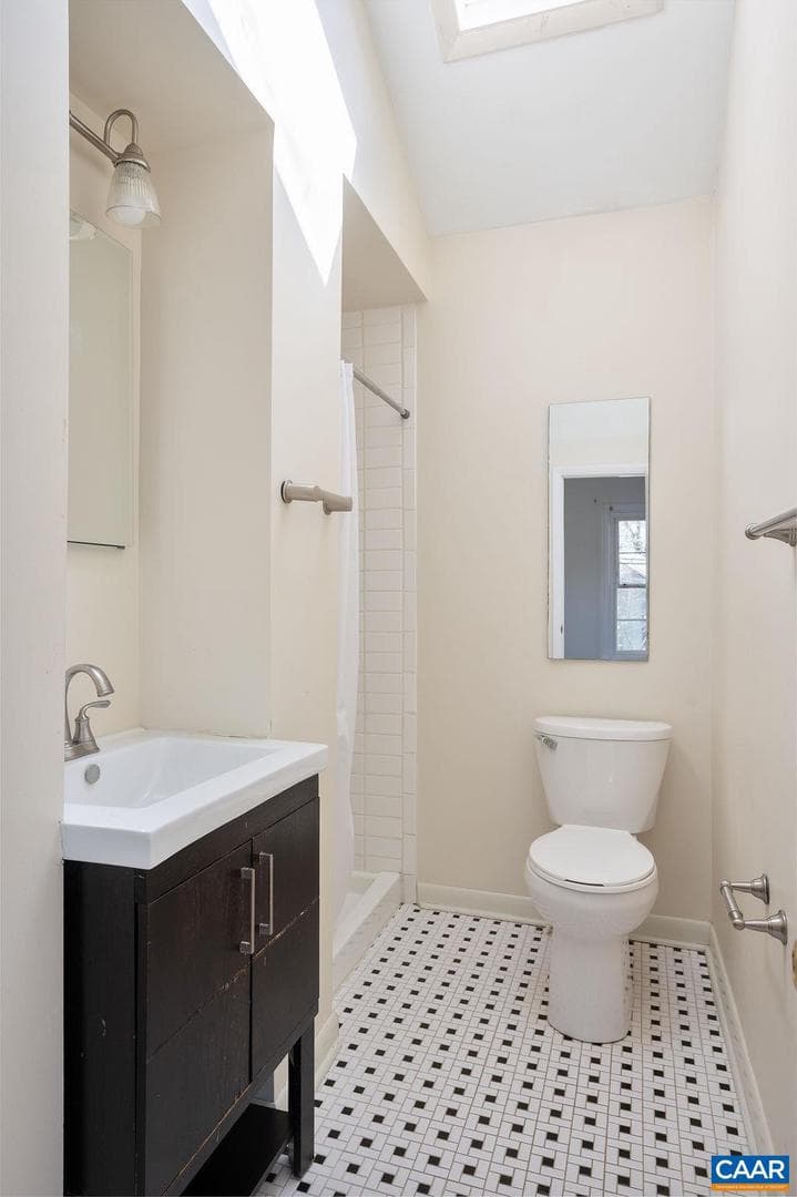 124 Goodman St photo 11
