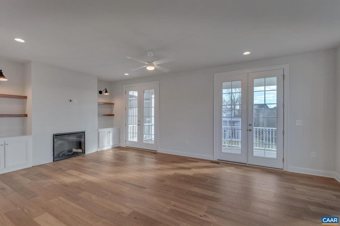 5481 Golf Dr photo 18
