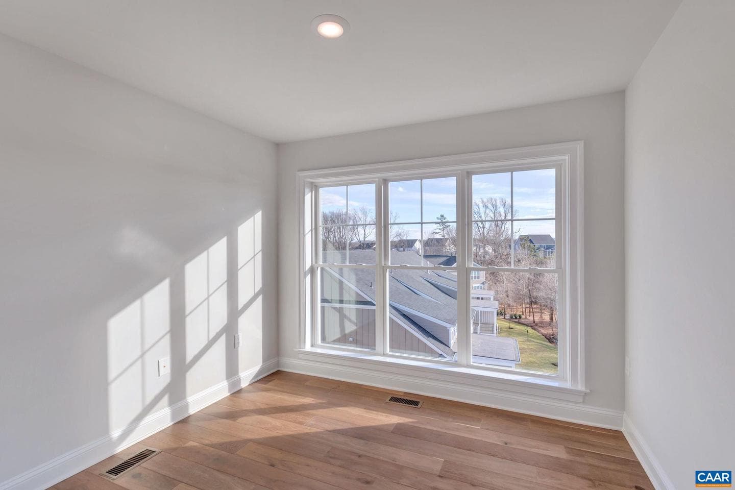 5481 Golf Dr photo 35