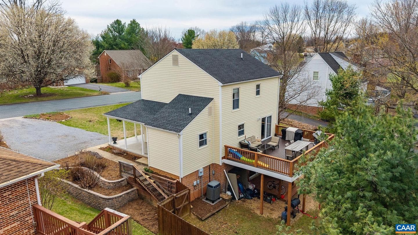 205 Yount Ave photo 2