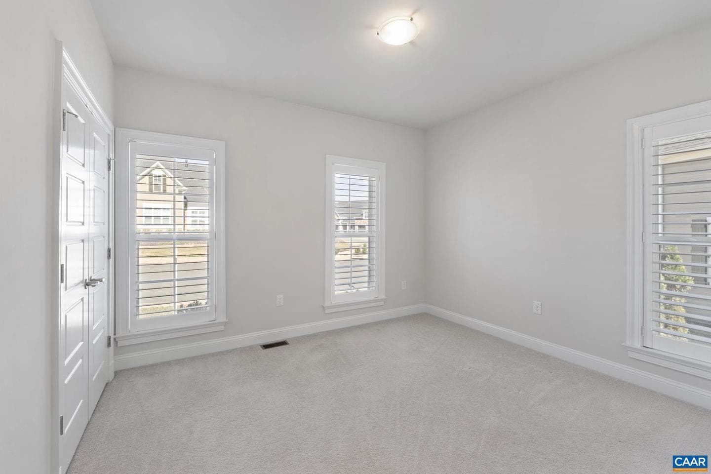 314 Avondale Ln photo 9