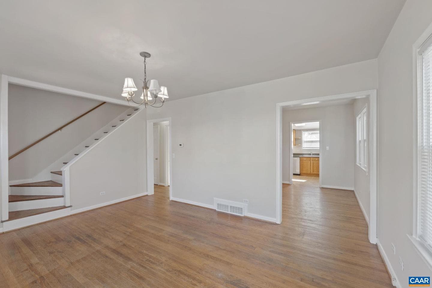 1012 Altavista Ave photo 3