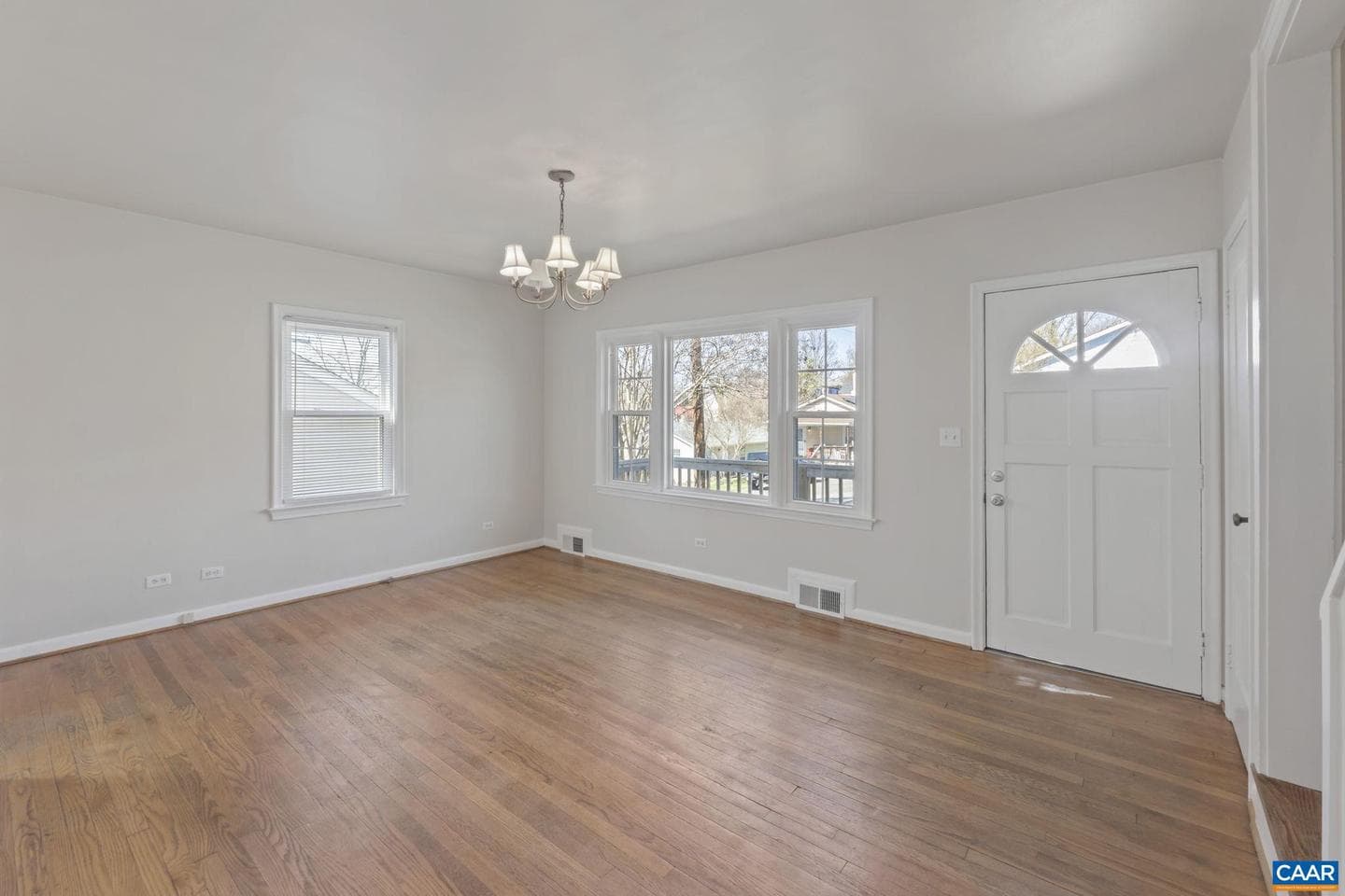 1012 Altavista Ave photo 4