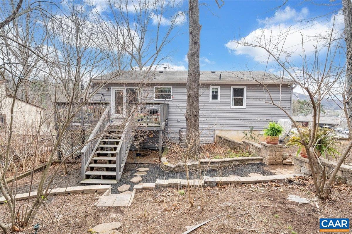 1512 Glenwood Cir photo 4