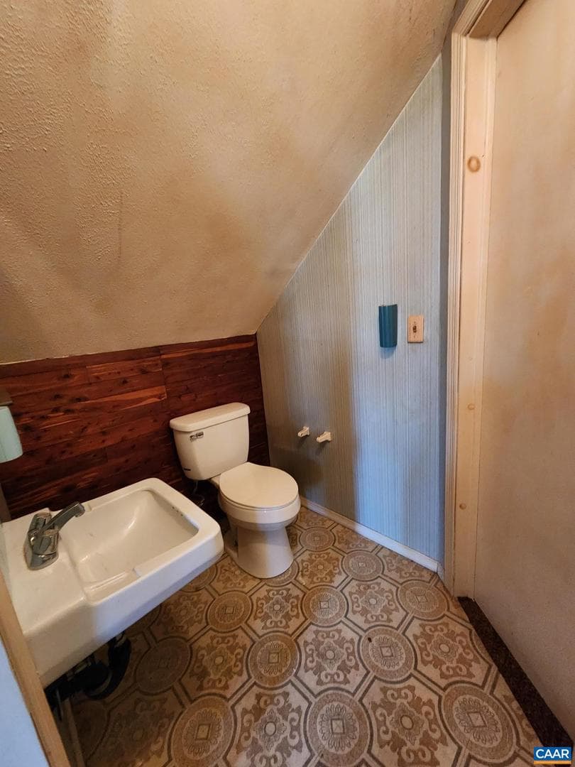 103 Noble Ave photo 18