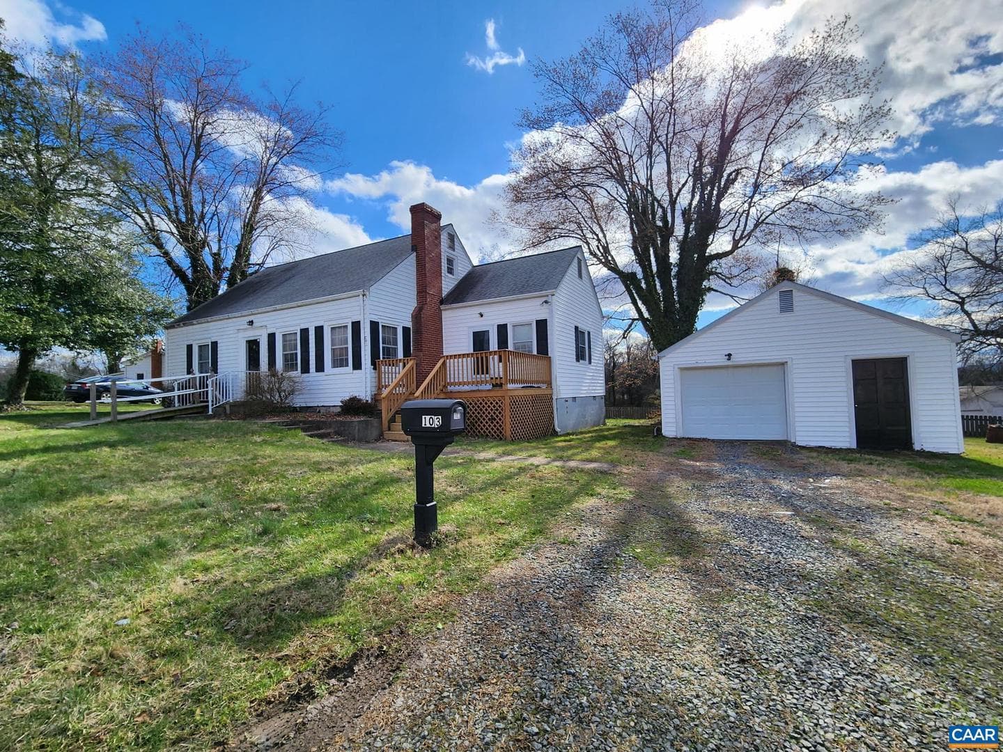 103 Noble Ave photo 3