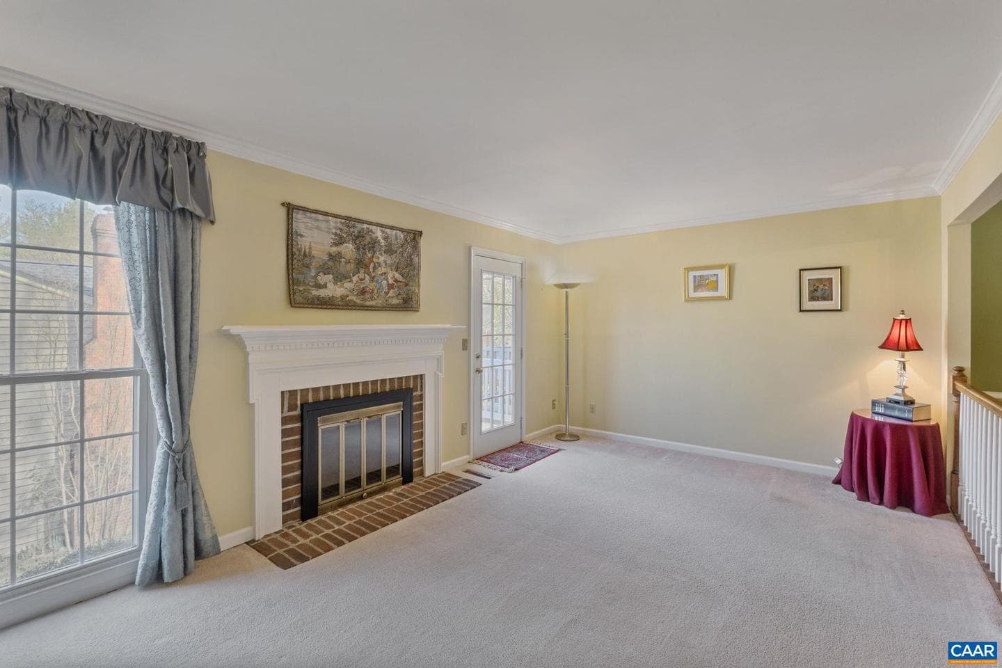 940 Huntwood Ln photo 16