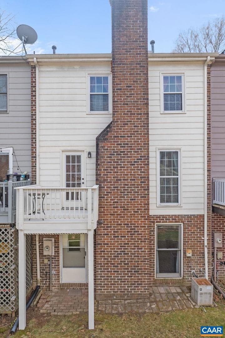 940 Huntwood Ln photo 39