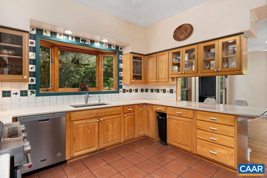 5864 Wyant Ln photo 12