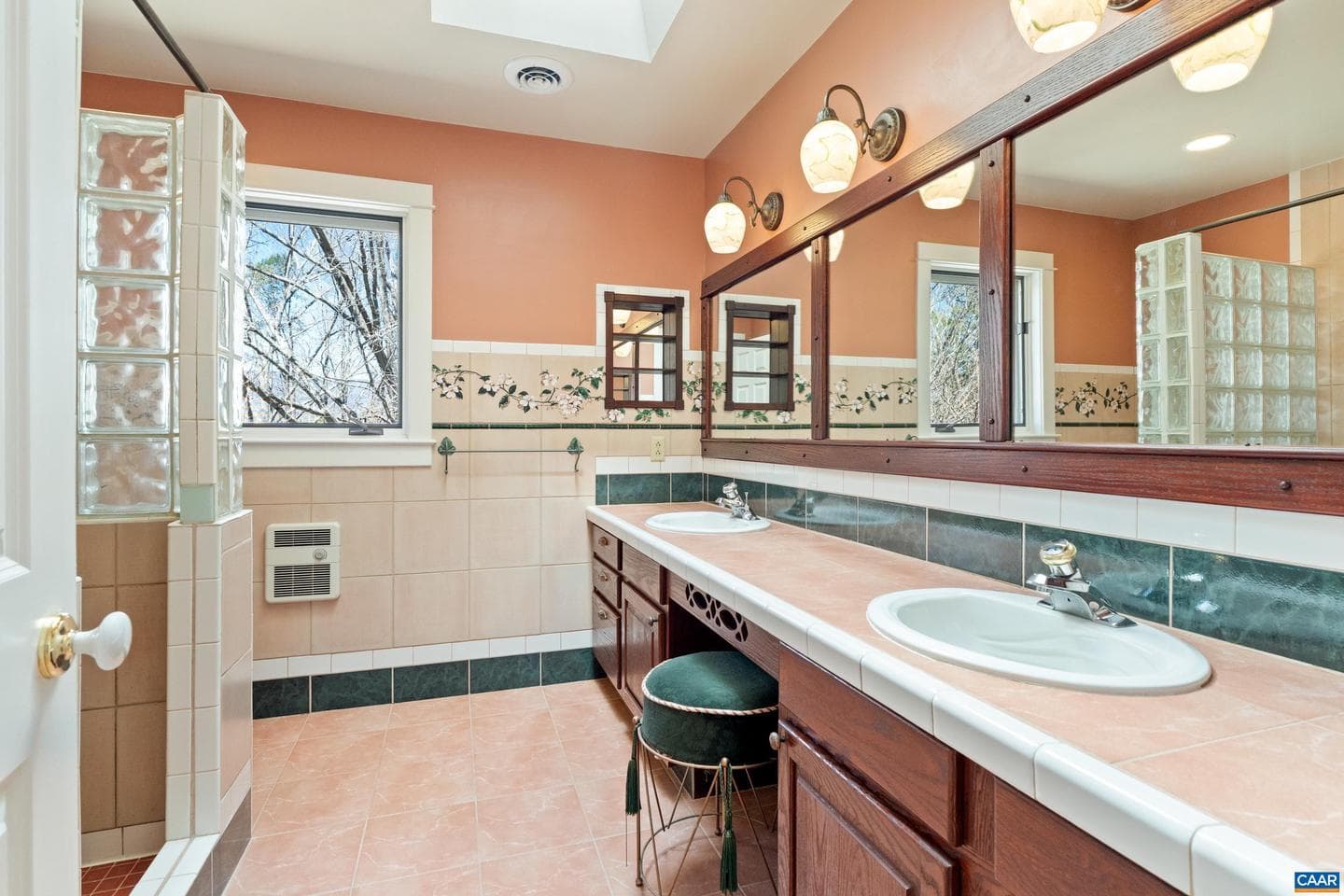 5864 Wyant Ln photo 20