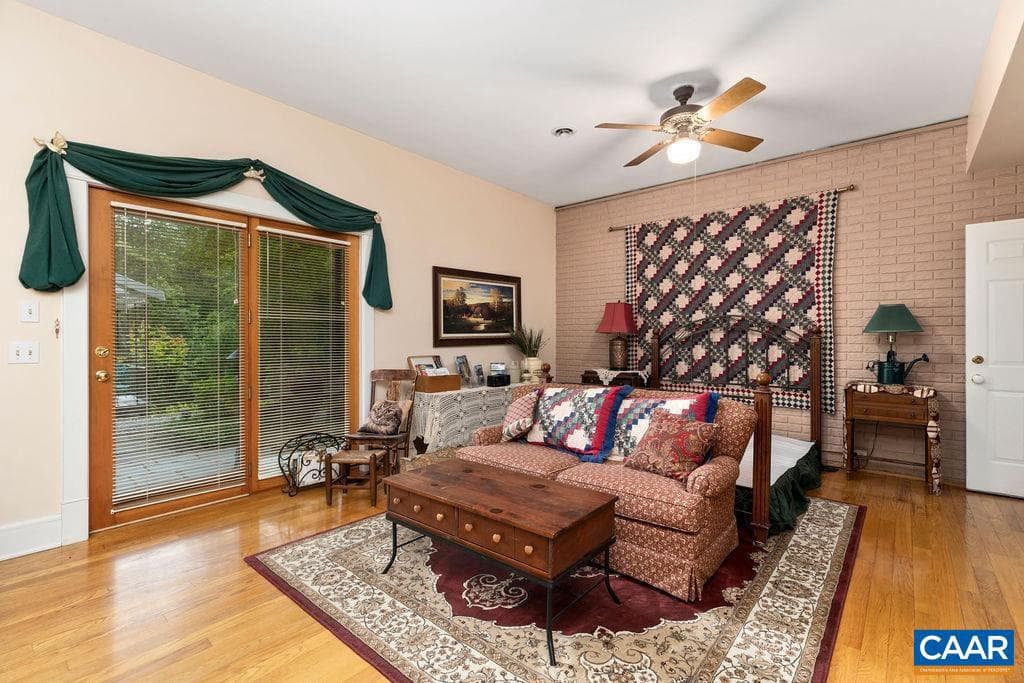 5864 Wyant Ln photo 39
