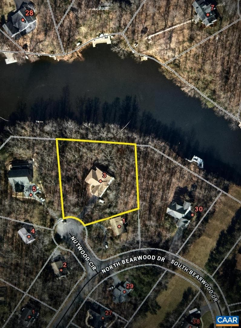 3 Nutwood Cir, Palmyra