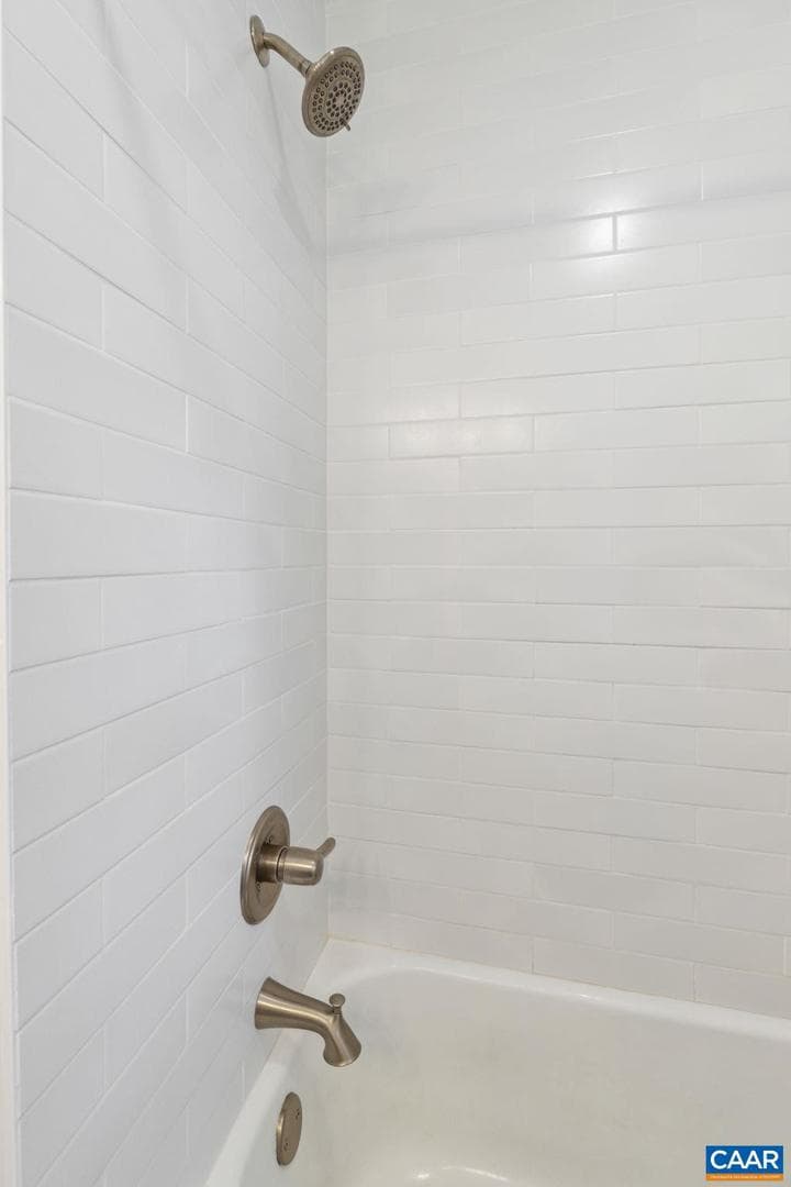 1104 Forest Hills Ave photo 16