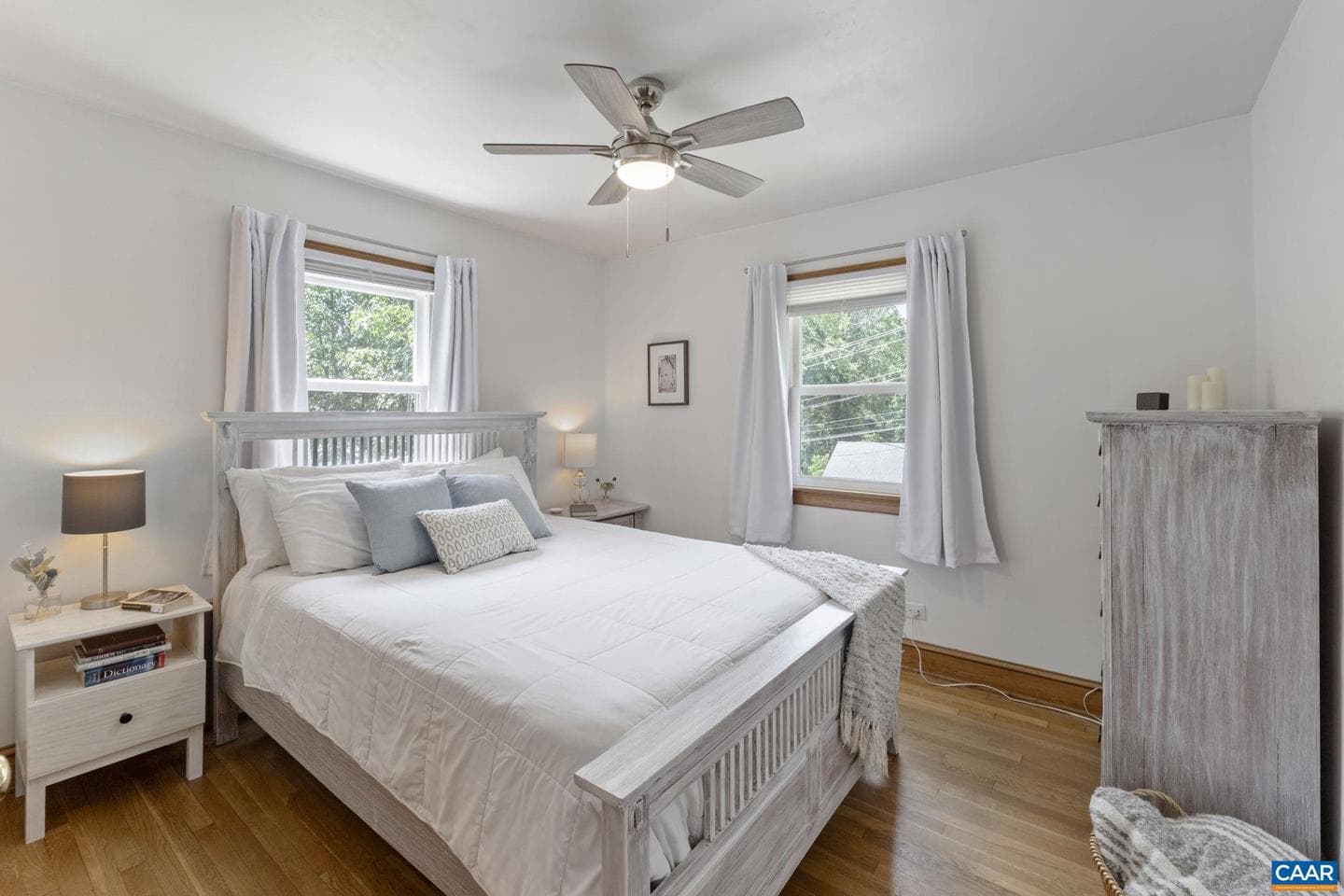 1104 Forest Hills Ave photo 17