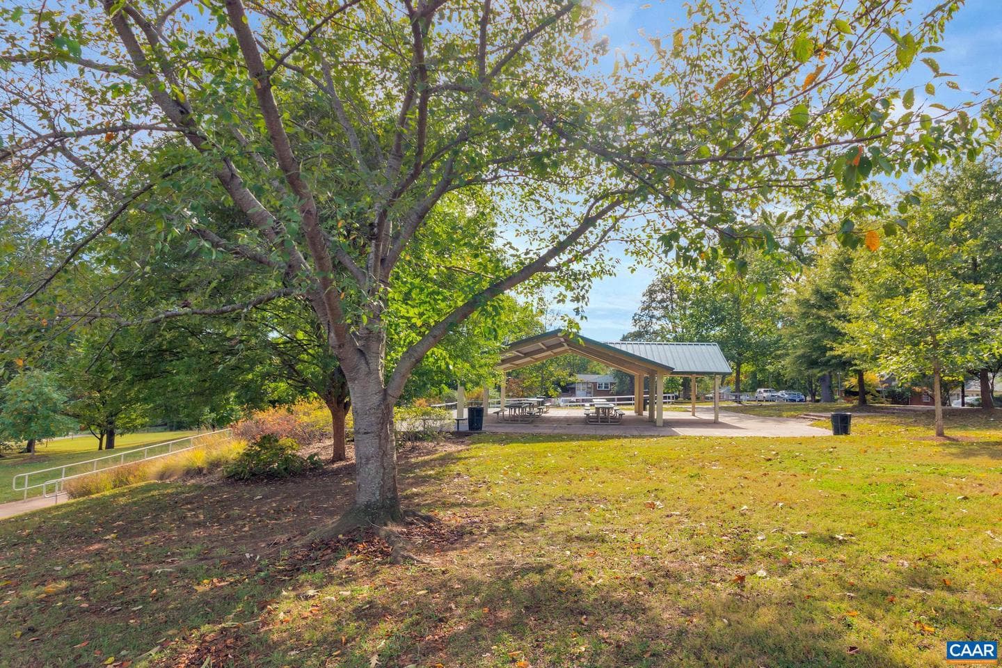 1104 Forest Hills Ave photo 28